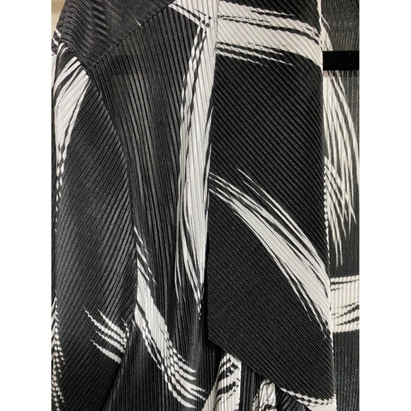 Frank Lyman Black White Abstract Pleated Kimono Cardigan Jacket Women Size 18 - Picture 2 of 7